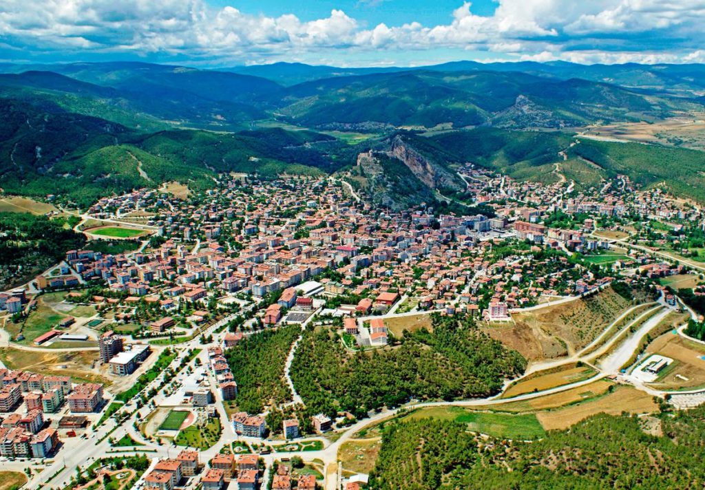 Boyabat Otelleri en pratik seçeneklerden biridir. İlçede konaklamak isteyen birçok kişi öncelikle otel seçeneğini değerlendirir.