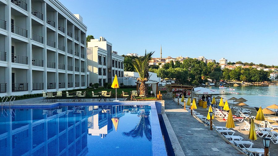 Alinn Hotel & Beach, Sinop gezisinde hem sahile yakın kalmak hem de Hamsilos, Akliman, İnceburun ve şehir merkezi rotalarını planlamak isteyenler için değerlendirilebilir.