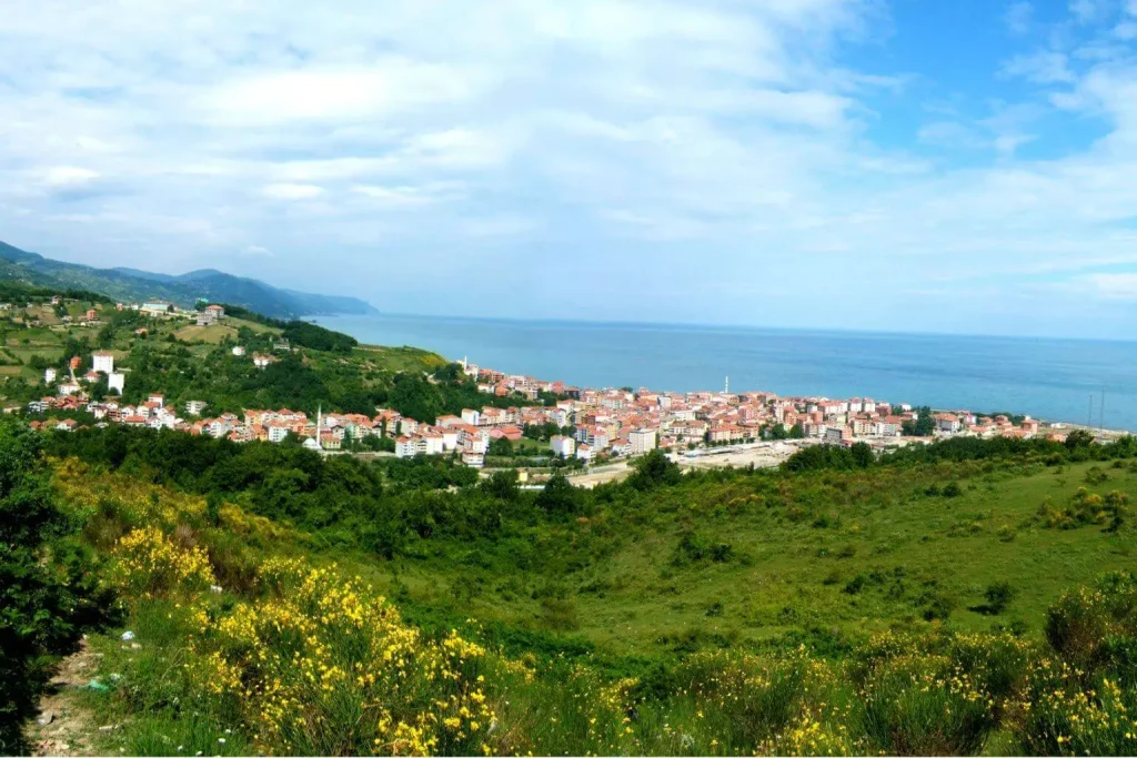 Türkeli otelleri ve sahile yakın konaklama seçenekleri Türkeli konaklama rehberi: otel, pansiyon, apart ve günlük kiralık ev seçenekleriyle keyifli tatil rotası