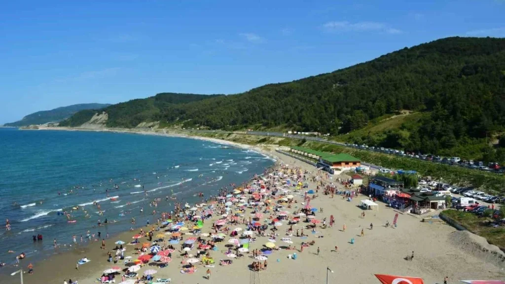 Türkeli merkez otelleri ve ilçe merkezinde konforlu konaklama Türkeli’de denize yakın otel ve pansiyon arayanlar için sakin, temiz ve aileye uygun konaklama alternatifleri
