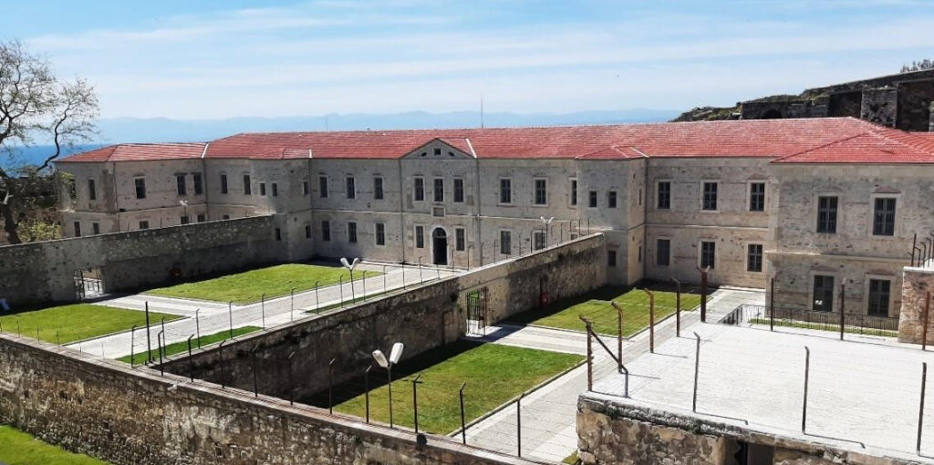 Sinop Tarihi Cezaevi çocuk koğuşları bağımsız taş binası